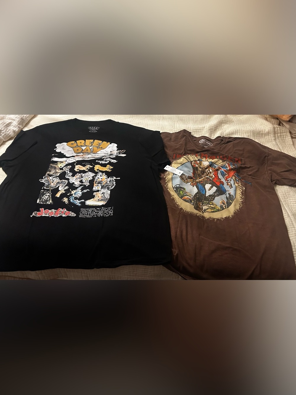 Graphic T-Shirts - Band/Skull Print